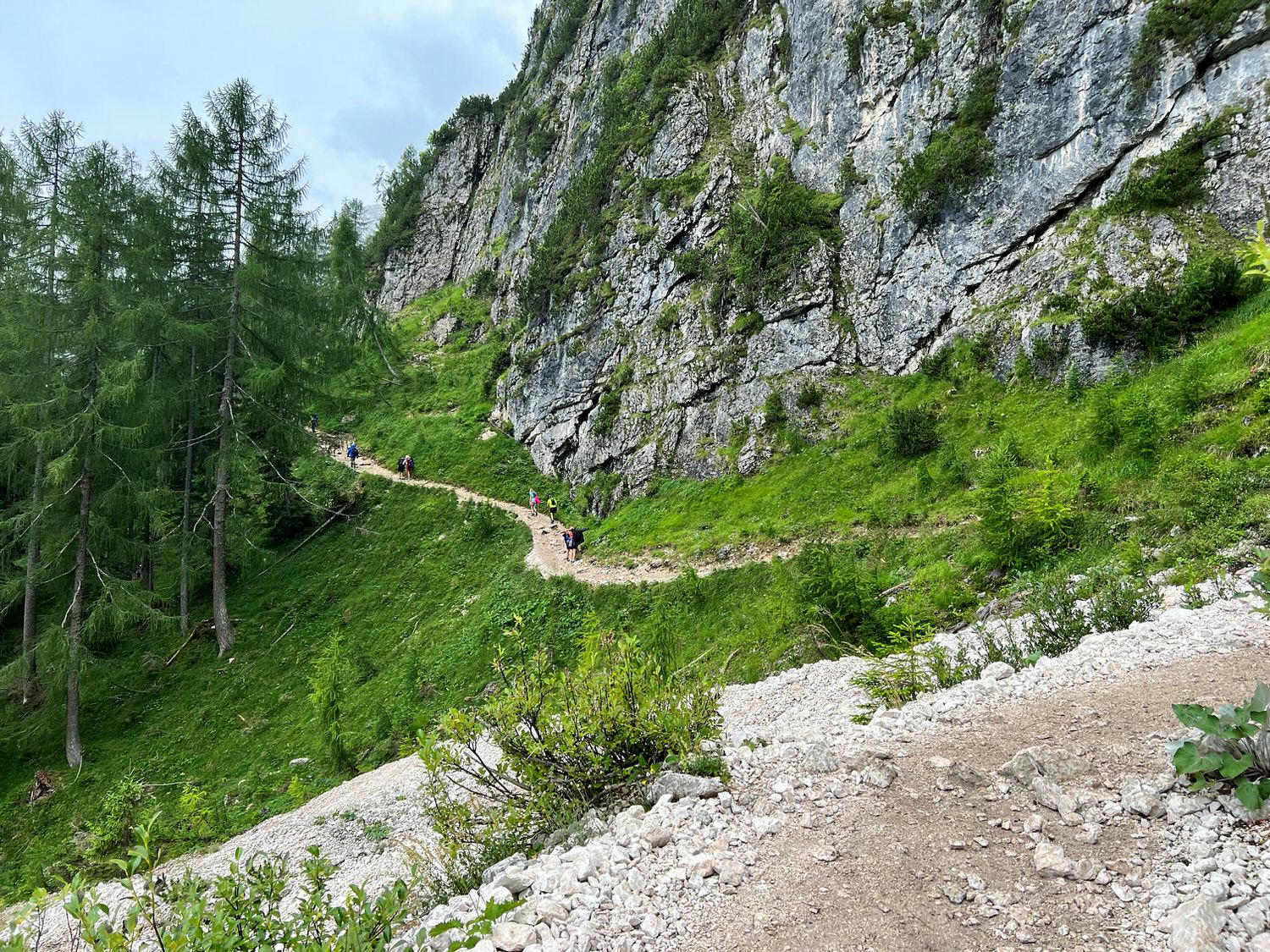 索拉皮斯湖健行